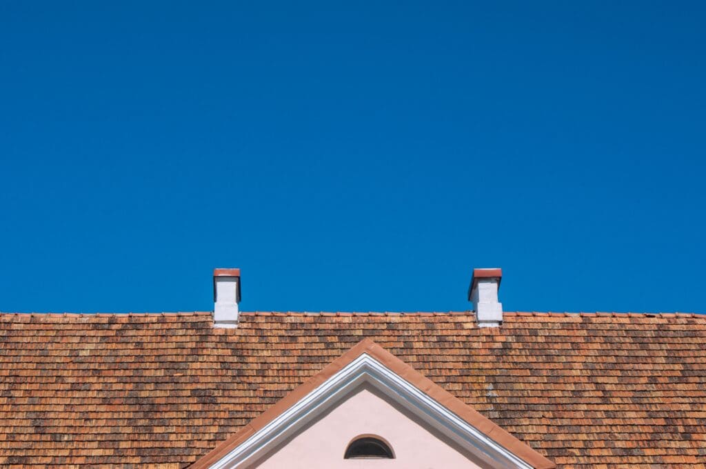 7 Essential Winter Roof Maintenance Tips