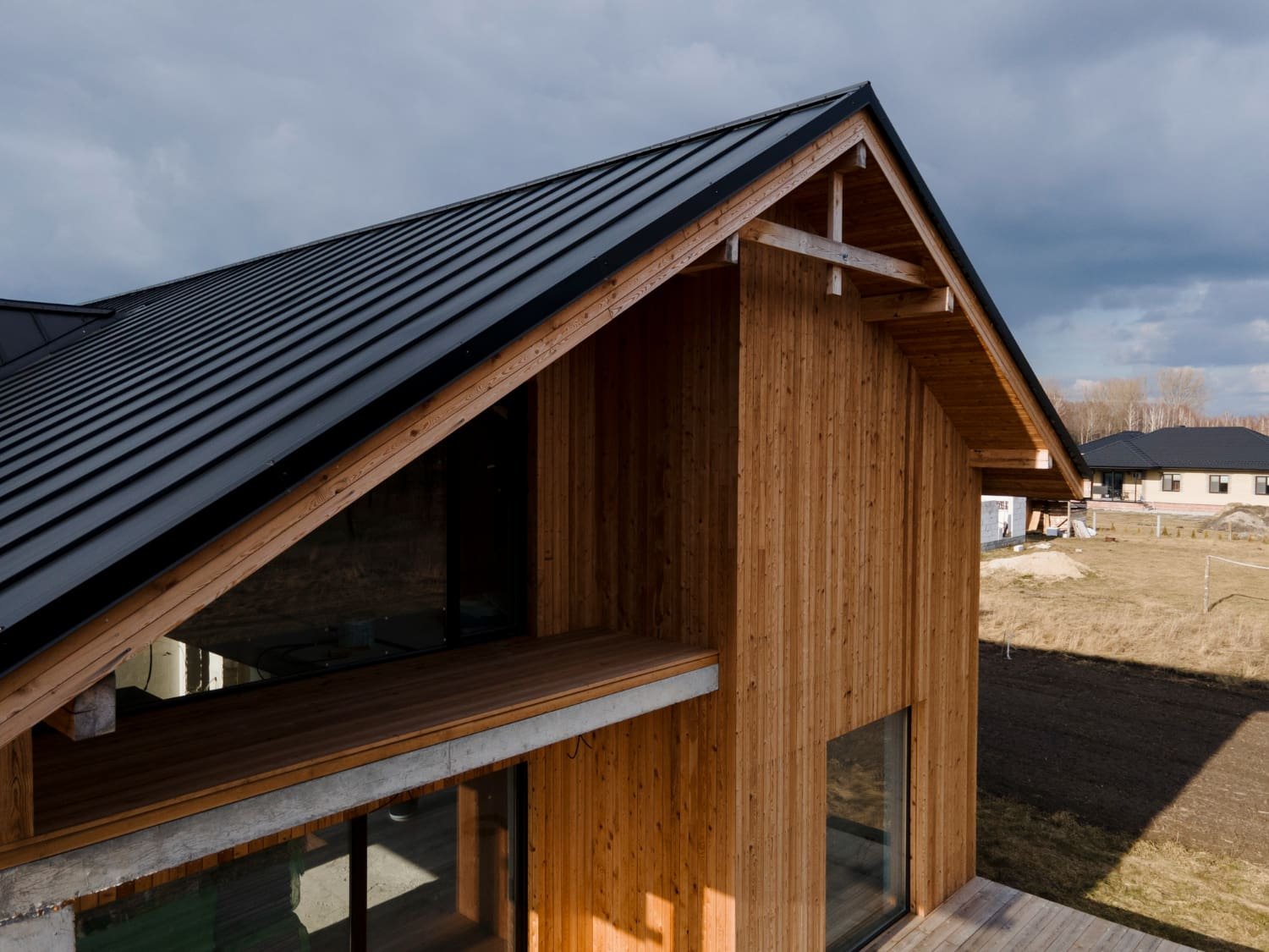 5 Essential Tips for DIY Roof Repair_ A Homeowner's Guide