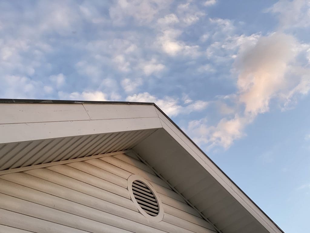 How the Summer Heat Affects Your Home's Siding
